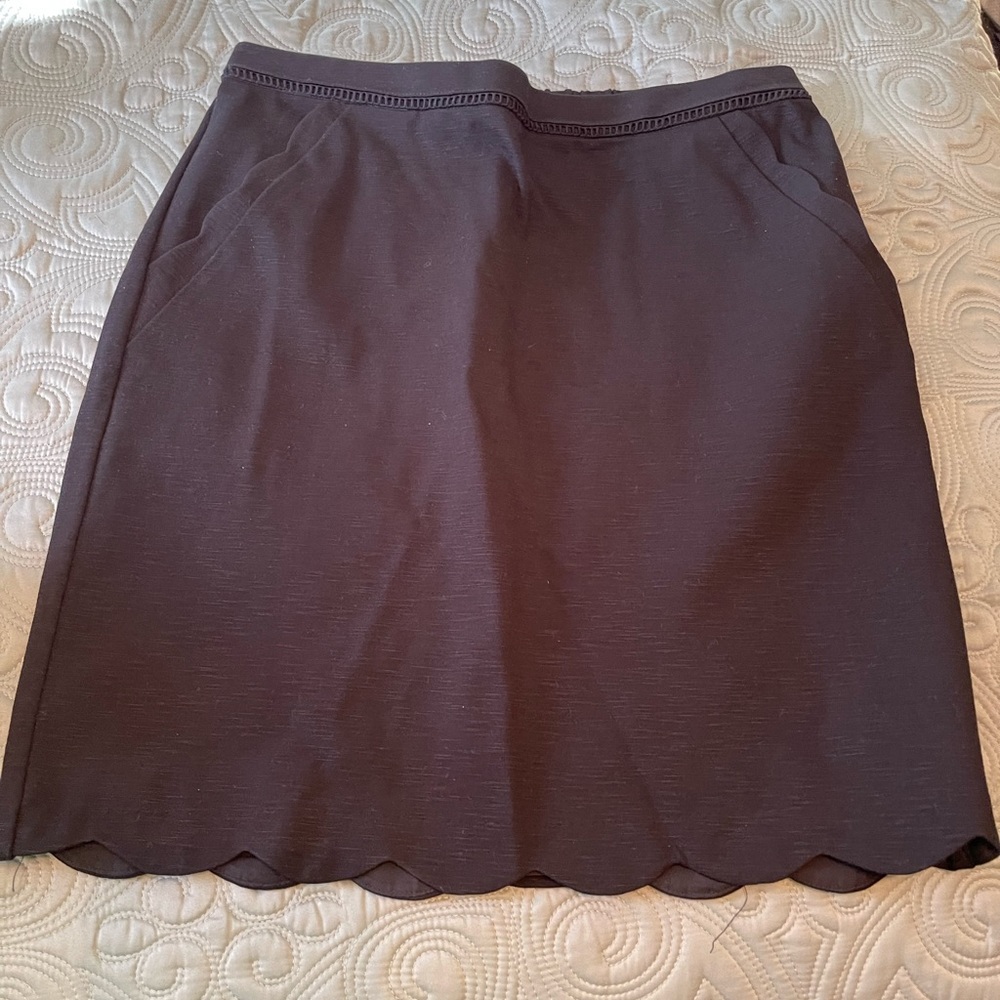 Black scalloped edge skirt